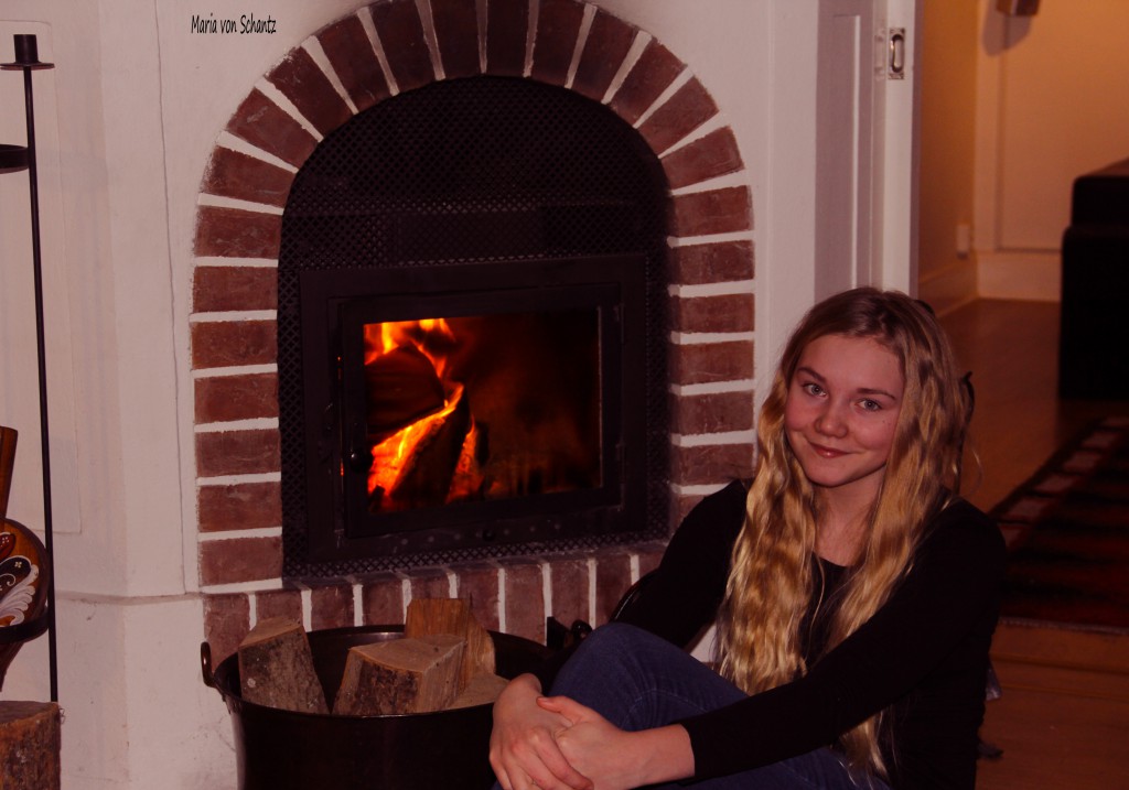 cosy weekend in front of fireplace Emelie 15